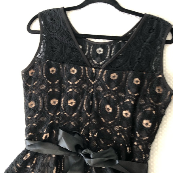 Betsy & Adams black lace dress - Picture 2 of 8